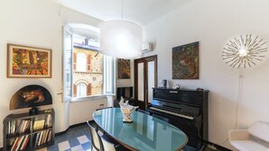 Appartement, 3 chambres | Salle de séjour