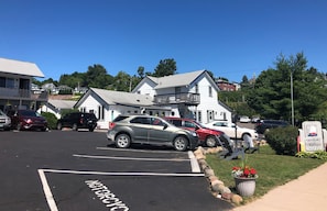 Exterior - Harbor's Edge Motel (Bayfield)