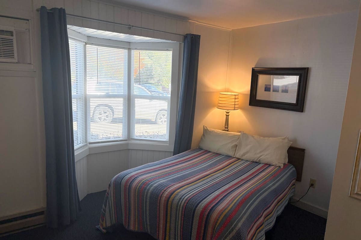 Economy Double Room, Ensuite (1st Floor, Non-ADA)