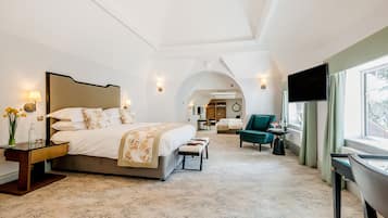 The Burnside Suite | Egyptian cotton sheets, premium bedding, memory foam beds, in-room safe