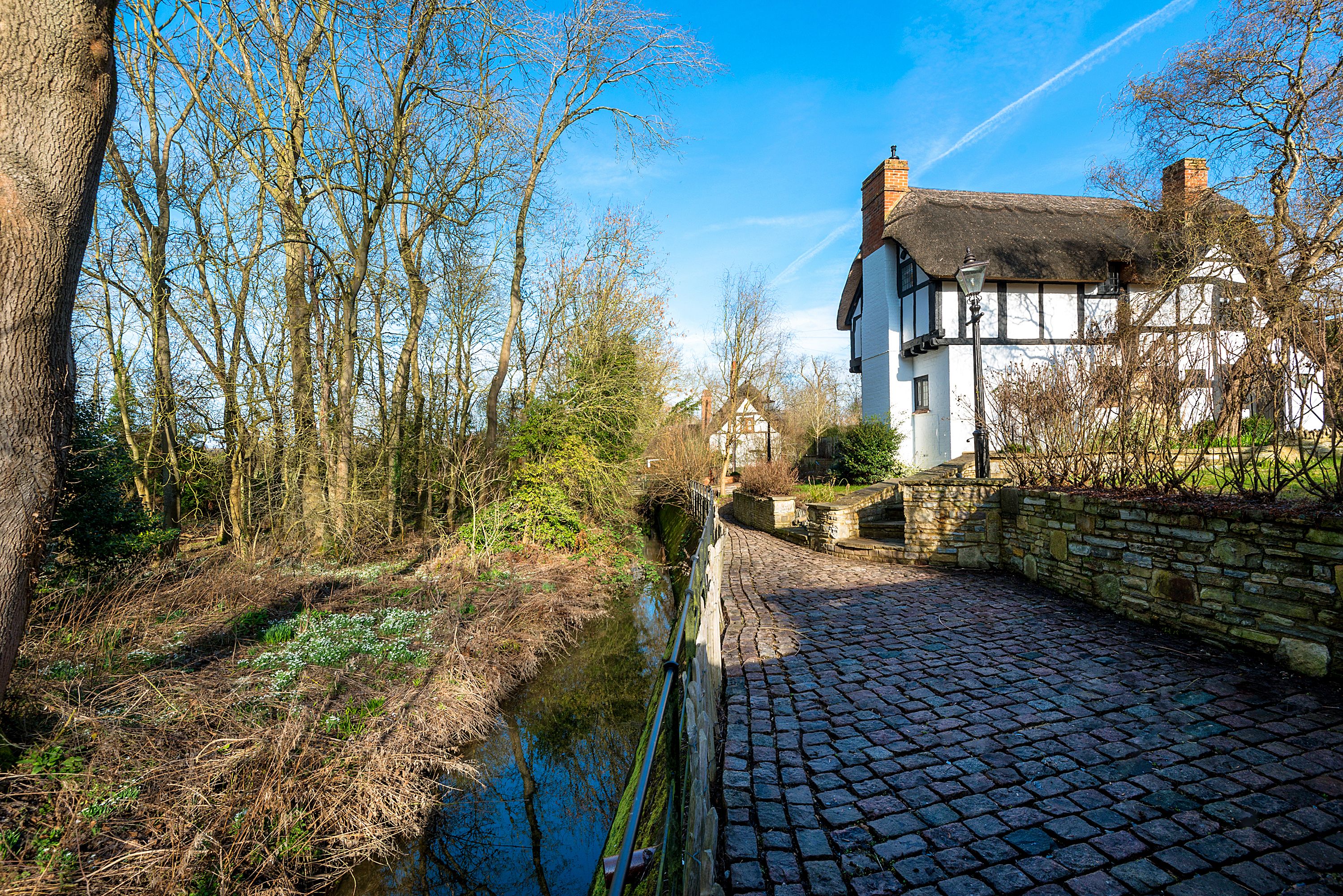 brookside cottage | egyptian cotton sheets, premium bedding, memory-foam beds, in-room safe