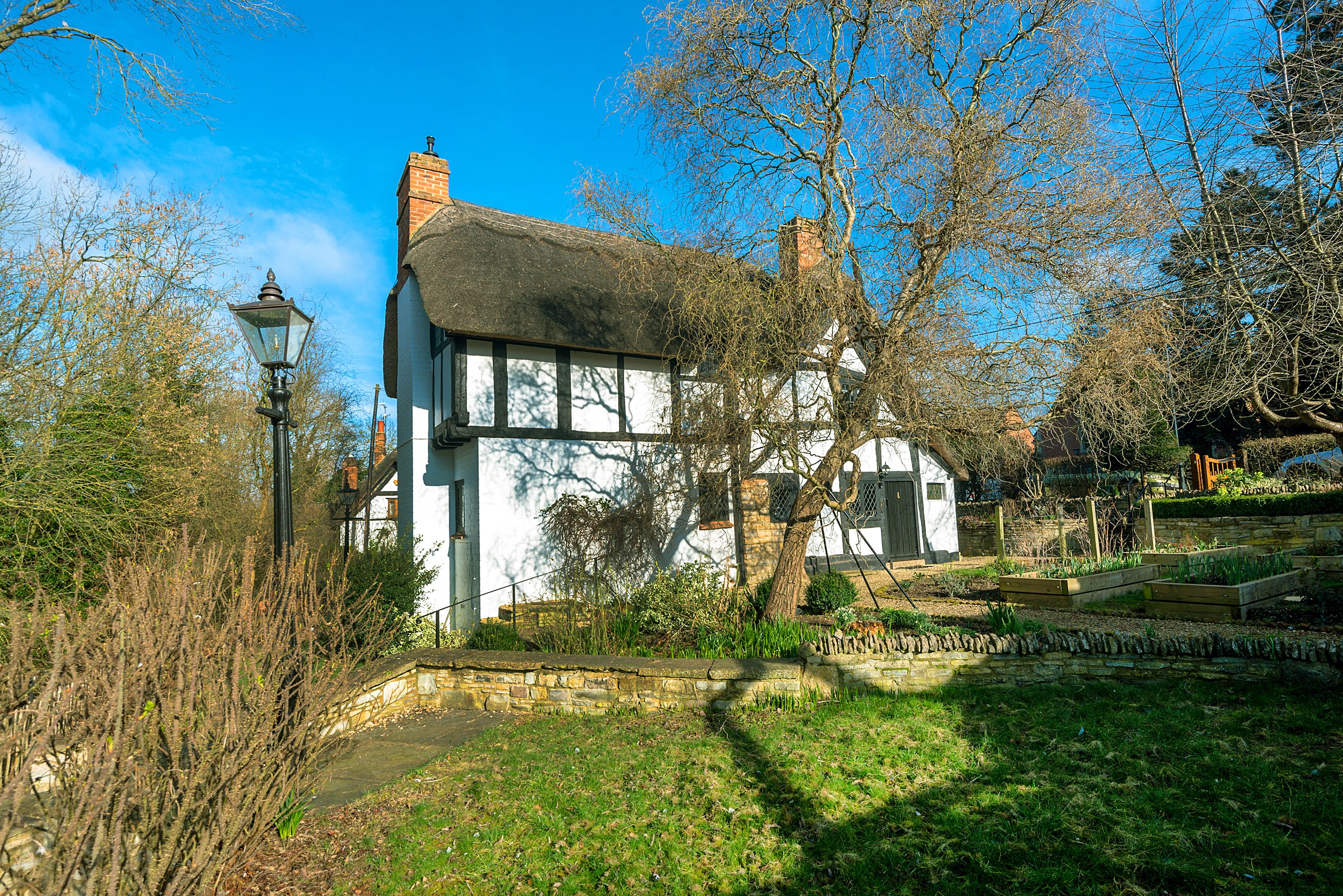 brookside cottage | egyptian cotton sheets, premium bedding, memory-foam beds, in-room safe