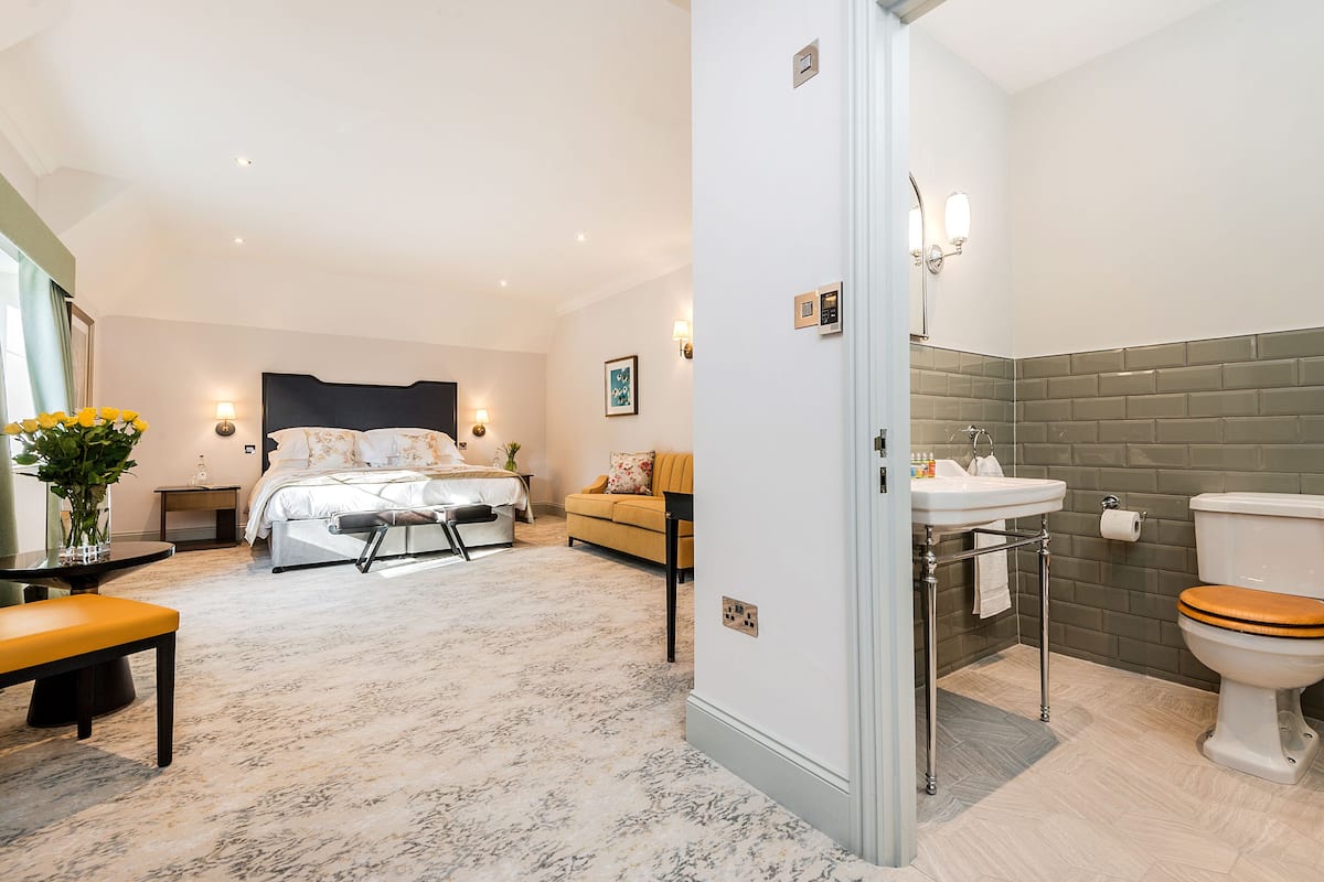 grand super king room | egyptian cotton sheets, premium bedding, memory-foam beds, in-room safe