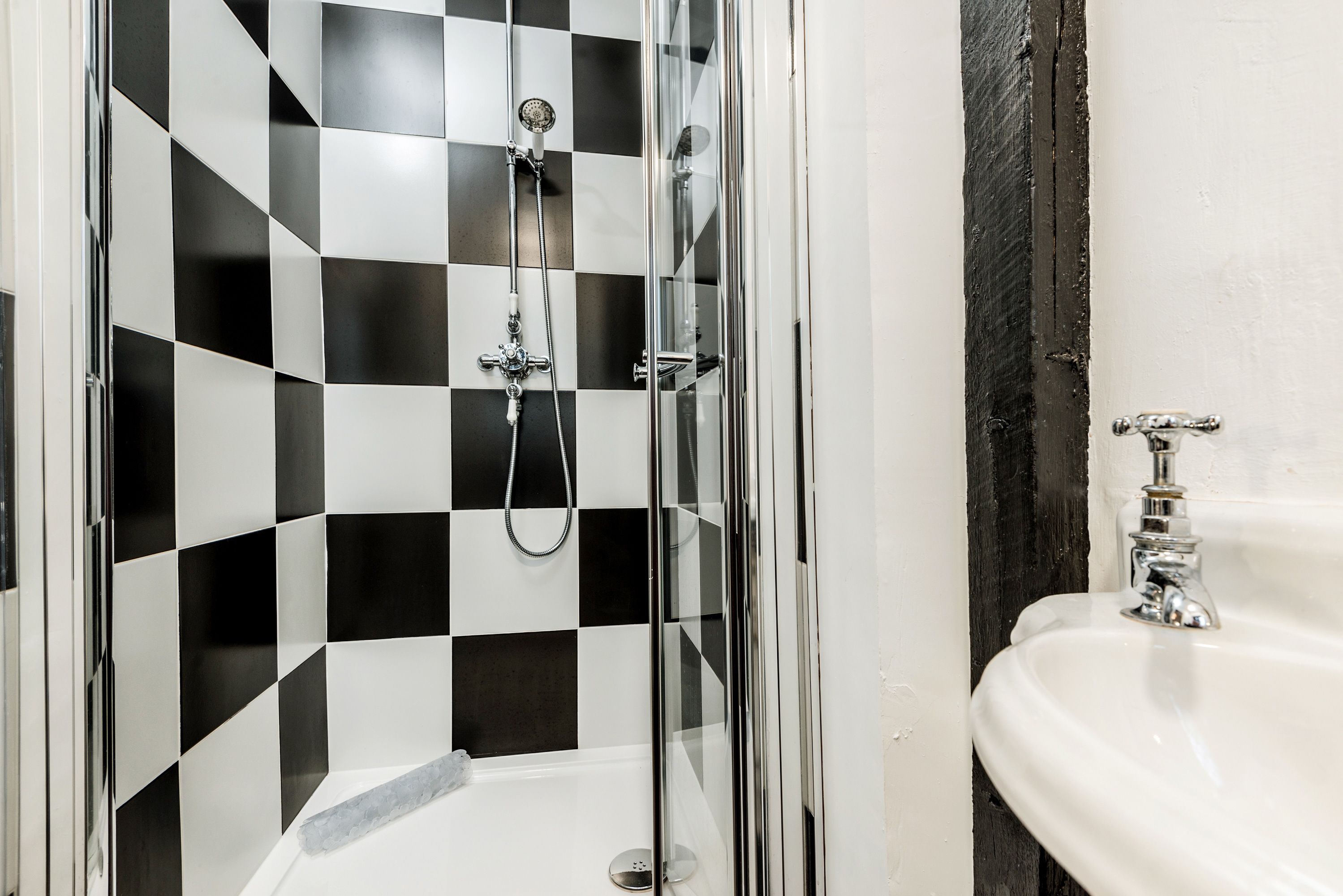 brookside cottage | egyptian cotton sheets, premium bedding, memory-foam beds, in-room safe