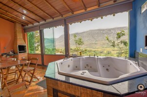 Deluxe Apartment | Living area | TV, Netflix