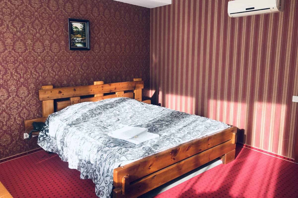 Apartment, 1 Bedroom | Desk, bed sheets