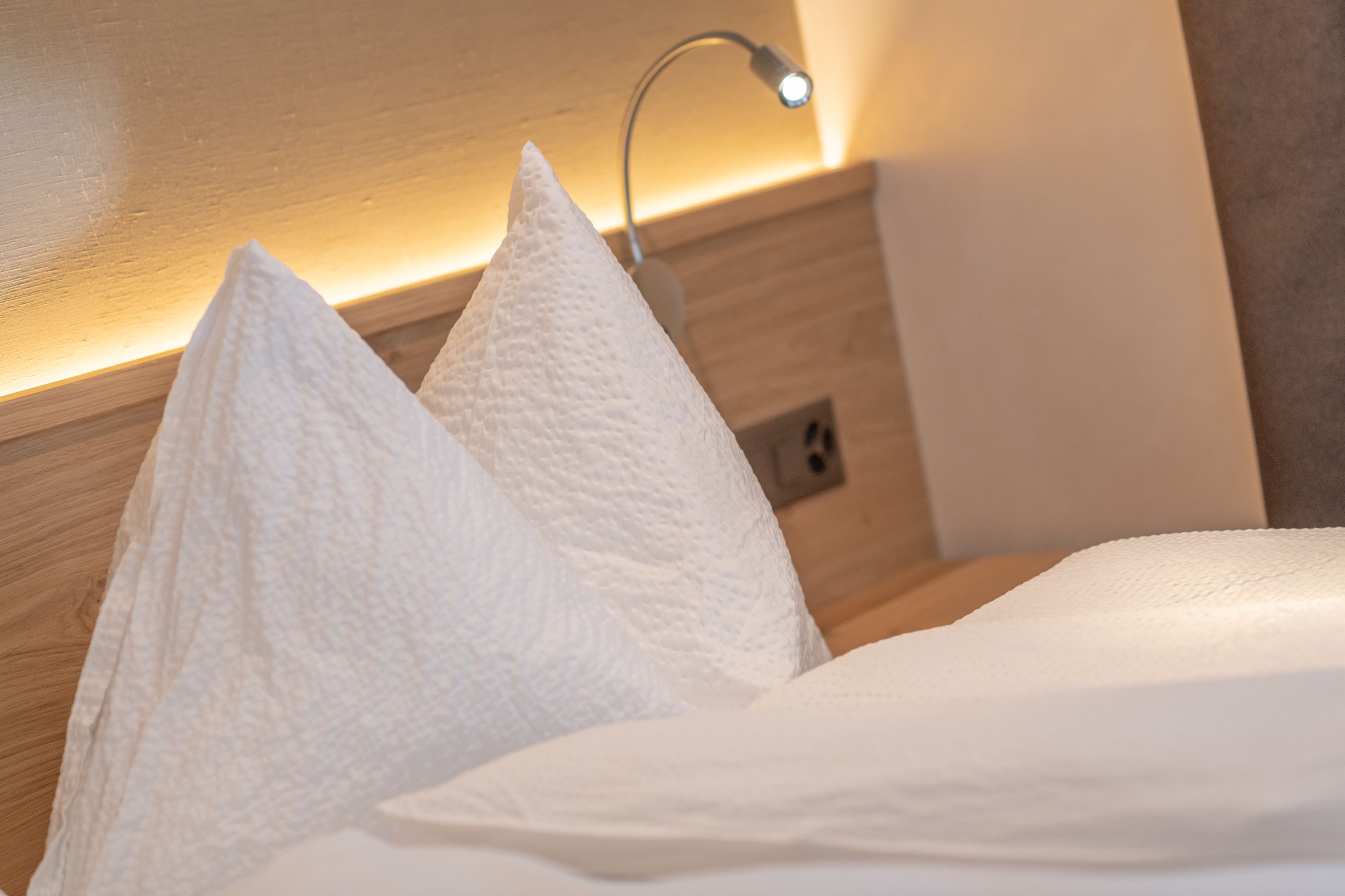 standard double room | premium bedding, down duvets, in-room safe, desk