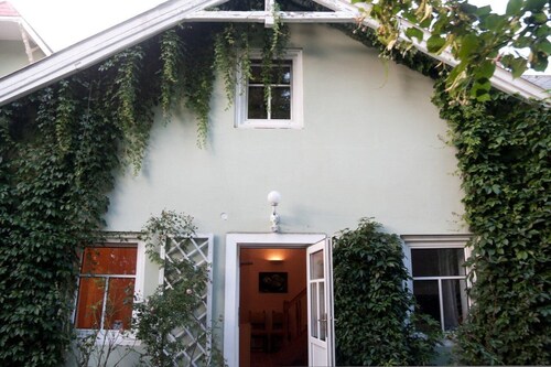 Raisa guest house in the garden with 2 rooms (ground floor 1. Floor, kitchen, luxury bathroom) 