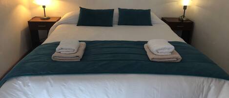 Phòng đôi Tiêu chuẩn, 1 giường đôi, không hút thuốc | Bàn ủi/dụng cụ ủi quần áo, truy cập Internet không dây miễn phí