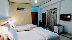 Standard Quadruple Room, Multiple Beds, Accessible, Non Smoking - AR Hotel (Multan)