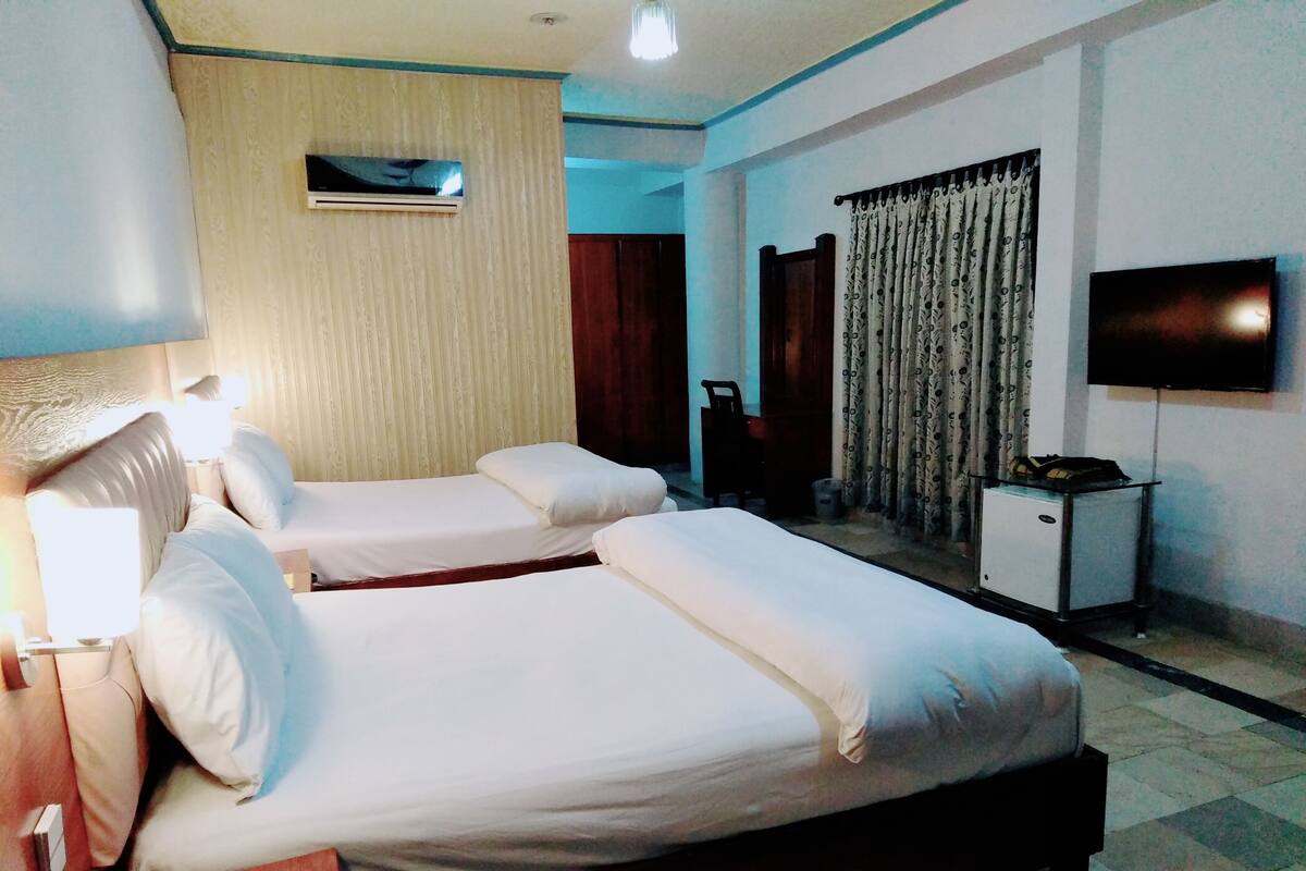 Standard Quadruple Room, Multiple Beds, Accessible, Non Smoking
