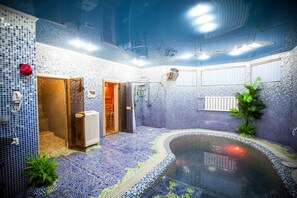 2 indoor pools - Twins Hotel (Dushanbe)