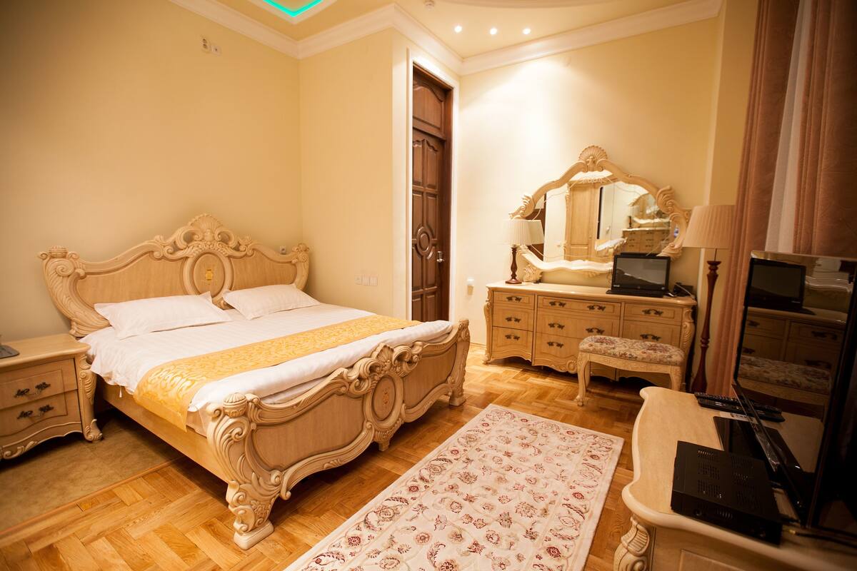 Basic Double Room, 1 Double Bed, Non Smoking, Courtyard View | In-room safe, desk, blackout drapes, rollaway beds (surcharge)