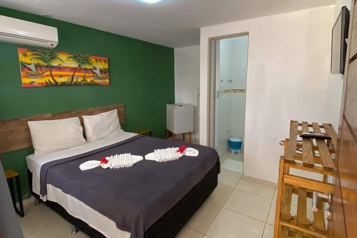 1 habitación, cortinas blackout, wifi gratis y ropa de cama