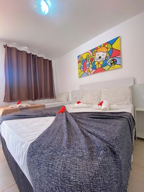 1 chambre, rideaux occultants, Wi-Fi gratuit, draps fournis