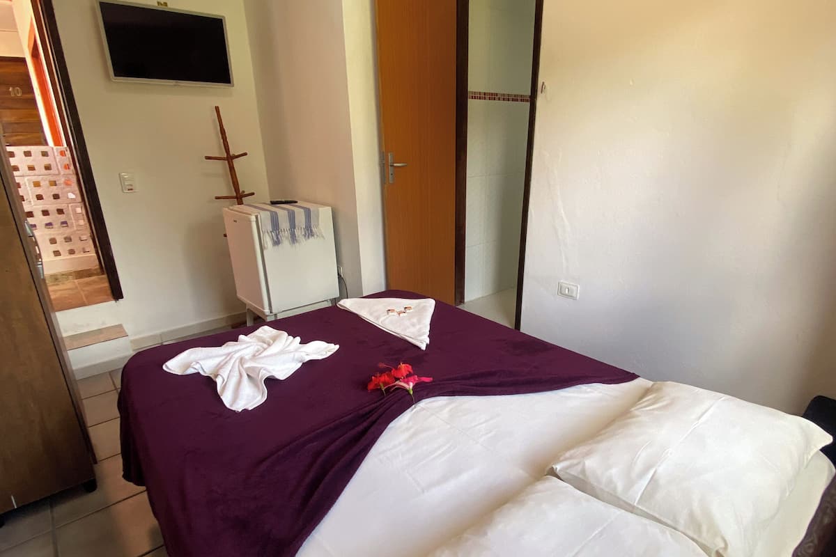 Habitación doble superior, 1 cama matrimonial, para no fumadores | 1 habitación, cortinas blackout, wifi gratis y ropa de cama