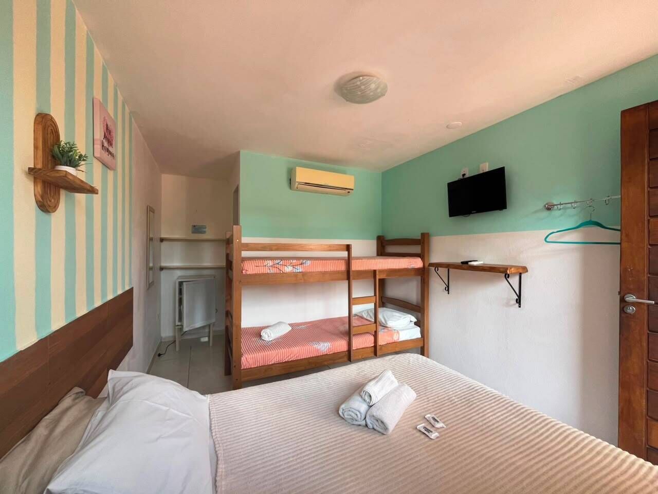Budget Quadruple Room | 1 bedroom, blackout curtains, free WiFi, bed sheets