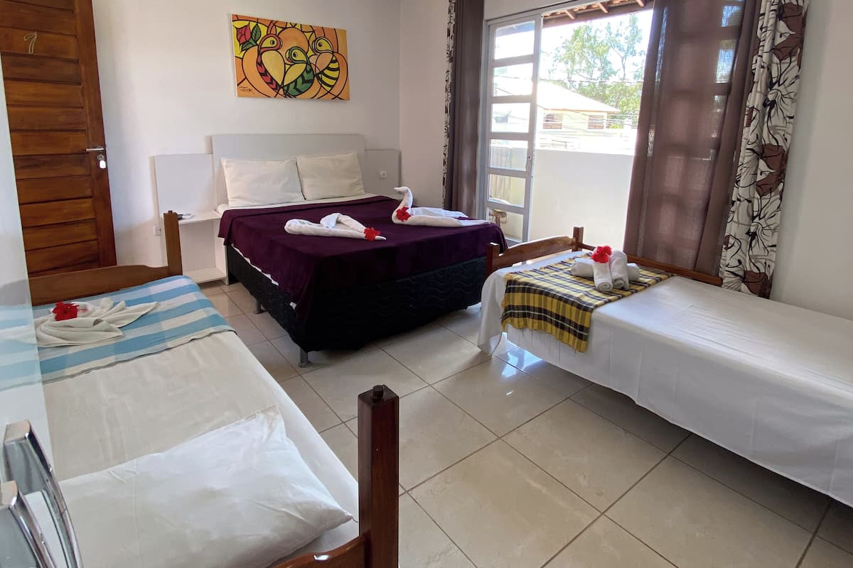 Habitación cuádruple económica, varias camas, para no fumadores | 1 habitación, cortinas blackout, wifi gratis y ropa de cama