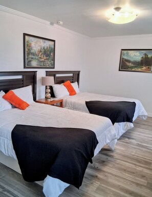 Quadruple Room / Deluxe, 2 Double Beds