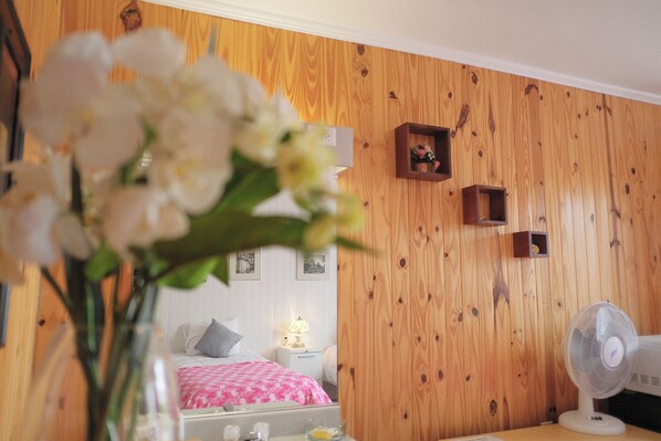 Habitación económica con 2 camas individuales (Motel / 2 single beds) | Wifi gratis