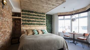 Deluxe King or Twin Room (room 7) | Individually decorated, individually furnished, iron/ironing board