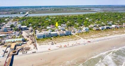 Salty Shack #B - Across from the Beach - Central Location