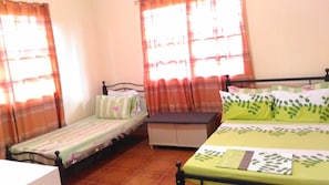 5 bedrooms, in-room safe, free WiFi, bed sheets - Torrente Vacation House for Rent (Tagaytay)