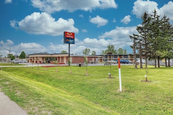 Econo Lodge Neenah