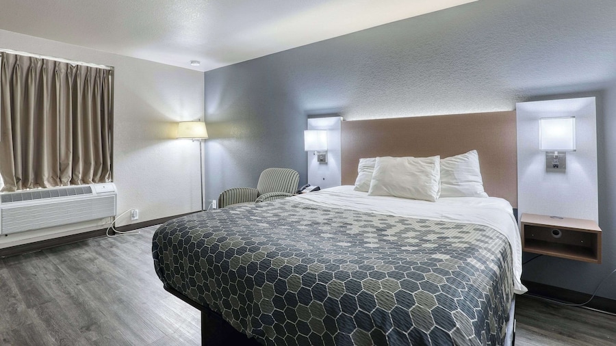 Econo Lodge Neenah