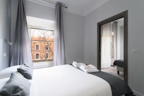 Quadruple Room | Desk, free cribs/infant beds, free WiFi, bed sheets - White Caesar Guesthouse (Rome)