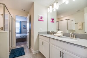 Villa (Multiple Bedrooms) | Bathroom - H1670 Brand new Amazing 8 Bedroom 5 Bathroom Villa (Davenport)