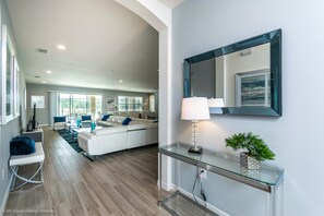 Apartment (1 Bedroom) | Private kitchen - H6140 Beautiful Brand new 14 Bedroom 11 Bathrrom (Davenport)