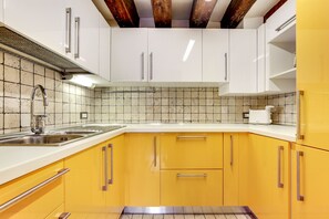 Appartamento, 2 camere da letto | Cucina privata | Frigorifero, microonde, forno, piano cottura