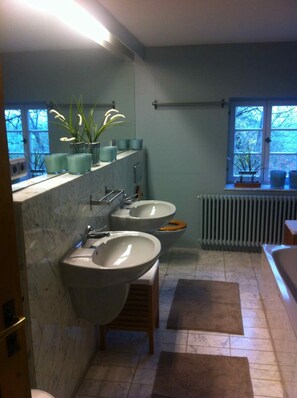 Family House, Multiple Beds | Bathroom | Separate bathtub and shower, deep-soaking bathtub, hair dryer, towels