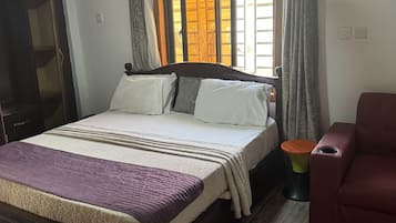 Double Room | Desk, free WiFi, bed sheets, wheelchair access