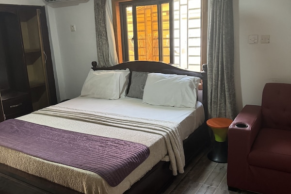 Double Room | Desk, free WiFi, bed sheets, wheelchair access