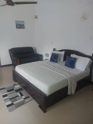 Kamer, 1 kingsize bed, niet-roken | Een bureau, gratis wifi, beddengoed, rolstoeltoegang