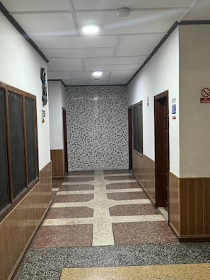 Kahden hengen huone | Oleskelualue | Taulutelevisio