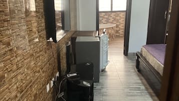 Habitación doble | Escritorio, wifi gratis, ropa de cama y acceso para silla de ruedas