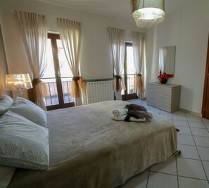 1 dormitorio y ropa de cama