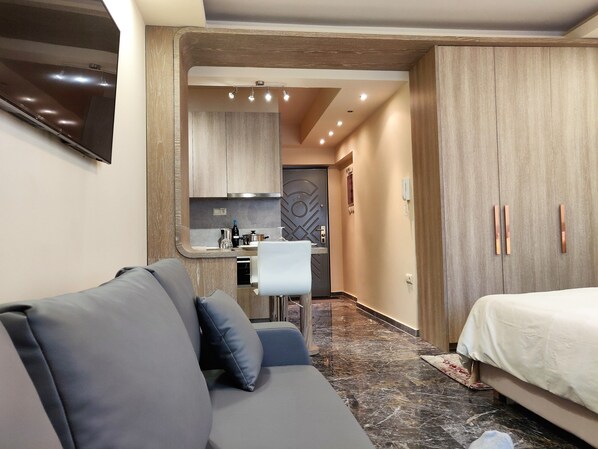 1 Schlafzimmer, Schreibtisch, schallisolierte Zimmer