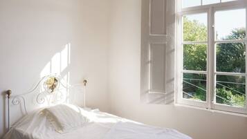 4 Schlafzimmer, Bügeleisen/Bügelbrett, Reisekinderbett, Bettwäsche