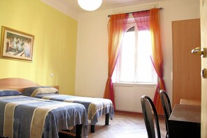 Triple Room, Private Bathroom (External) | In-room safe, blackout drapes, free WiFi, bed sheets - B&B Citta Studi (Milan)