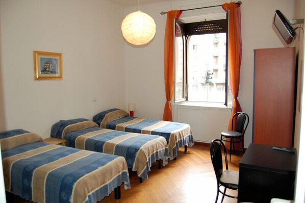 Dreibettzimmer, eigenes Bad (External)