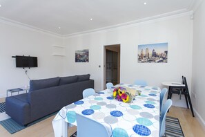 Apartment, 2 Bedrooms | Living room | Flat-screen TV - Chelsea Residential Atmosphere (London)