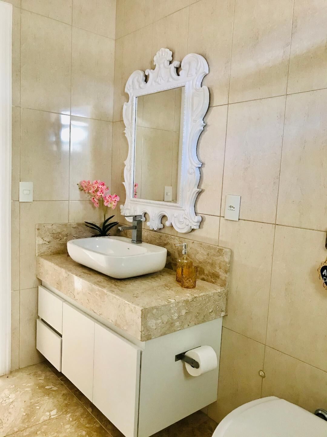 Luxury and comfort just steps from the sea.Standard international west coast USA