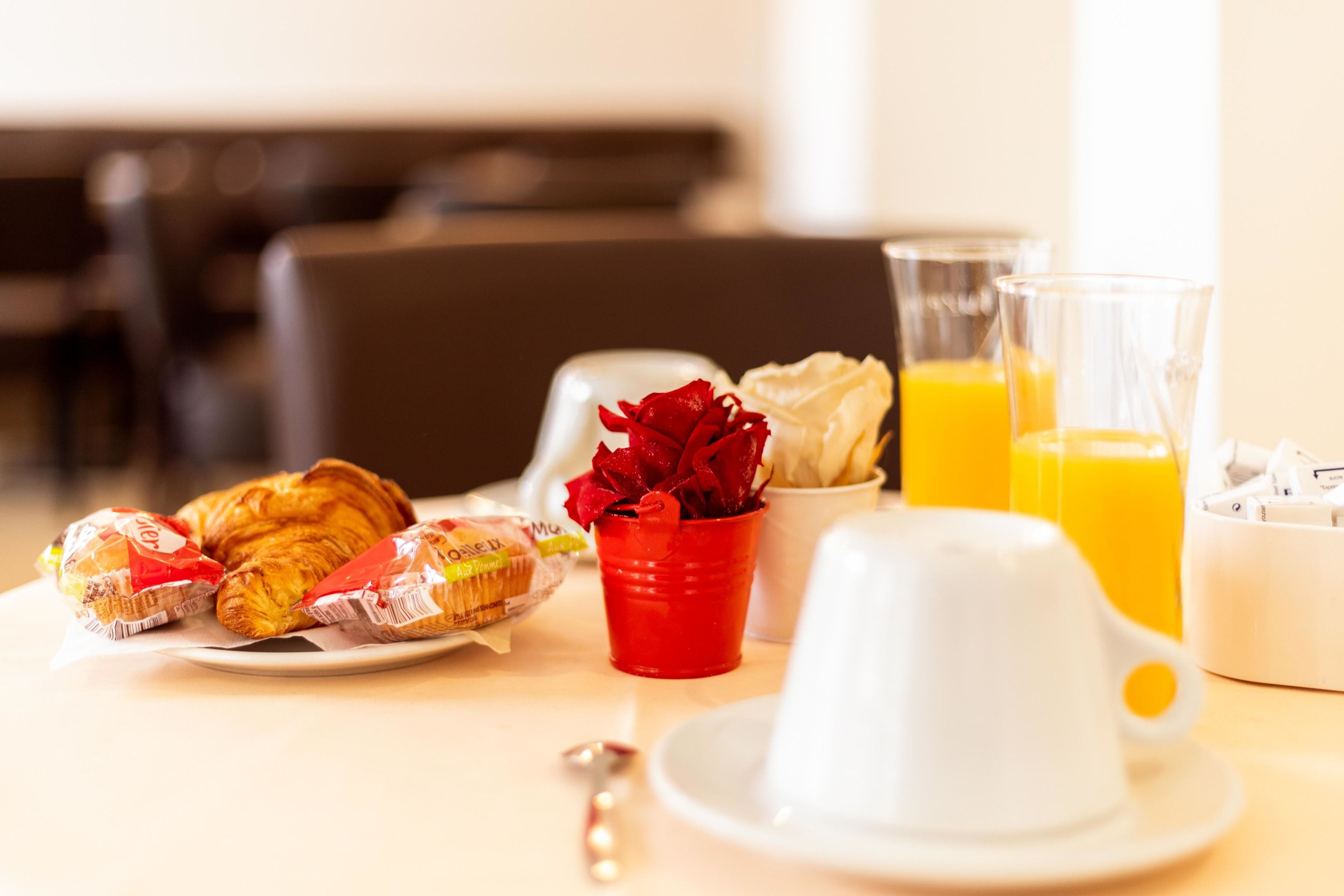daily continental breakfast (eur 12 per person)