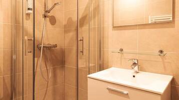 Free toiletries, towels