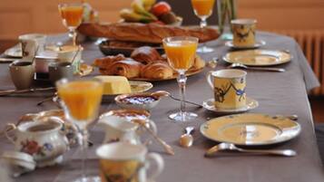 Breakfast meal