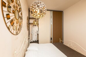 2 bedrooms